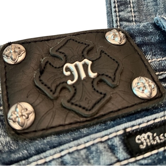 Miss Me Women's Blue Jeans, Signature Skinny, size 31 - Picture 8 of 12